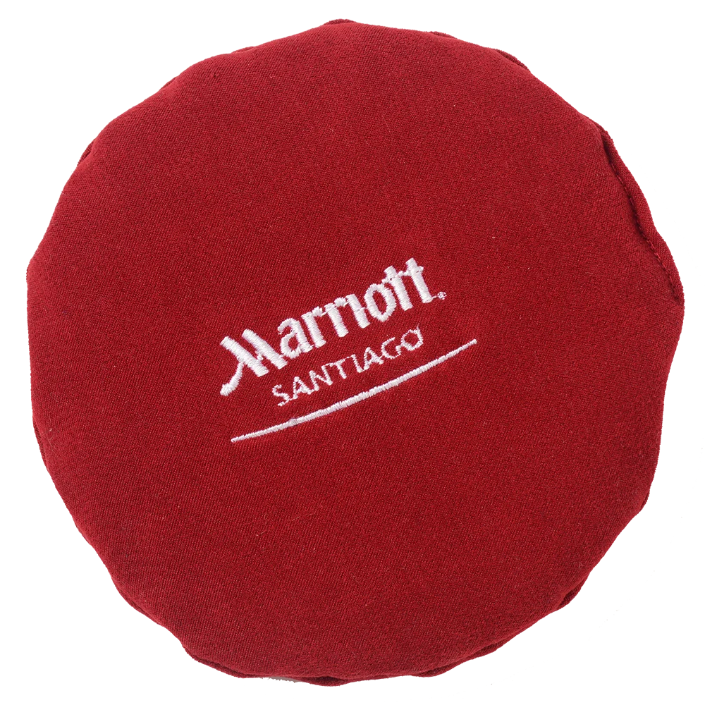Cojín térmico Golina rojo bordado con el logotipo de Marriott Santiago